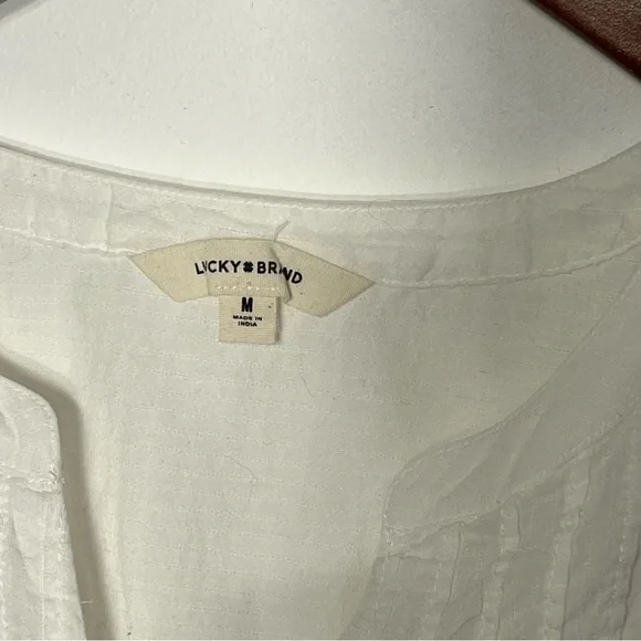 Lucky Brand white cap sleeve popover blouse, Pintuck detail. Relaxed fit Medium - Picture 4 of 5